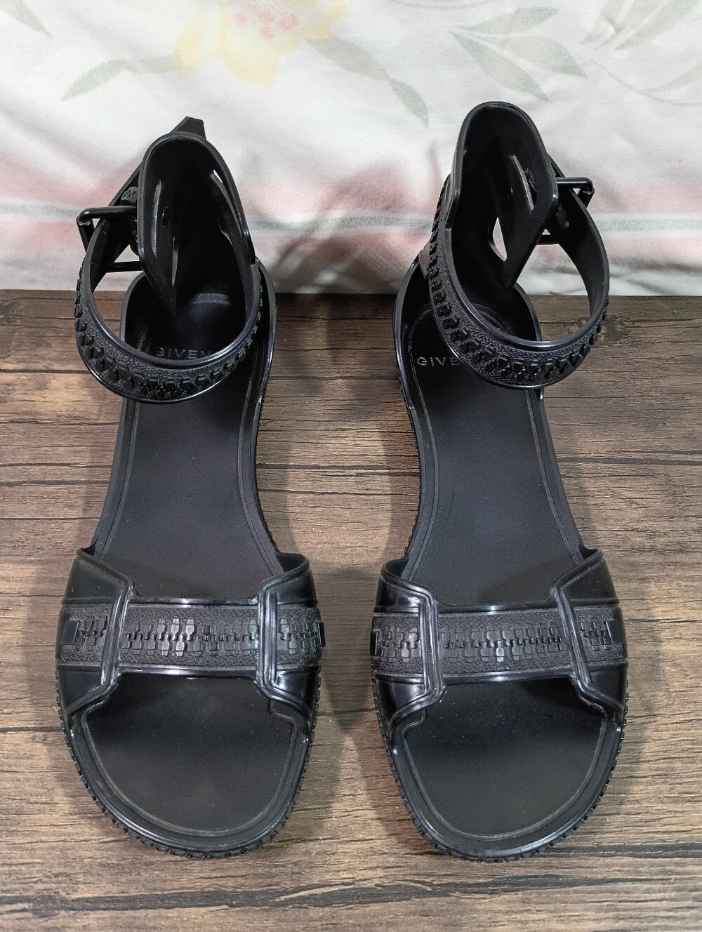 Givenchy Jelly Ankle Strap Flat Sandals Black Rubber Jellies EU 38 US 7.5